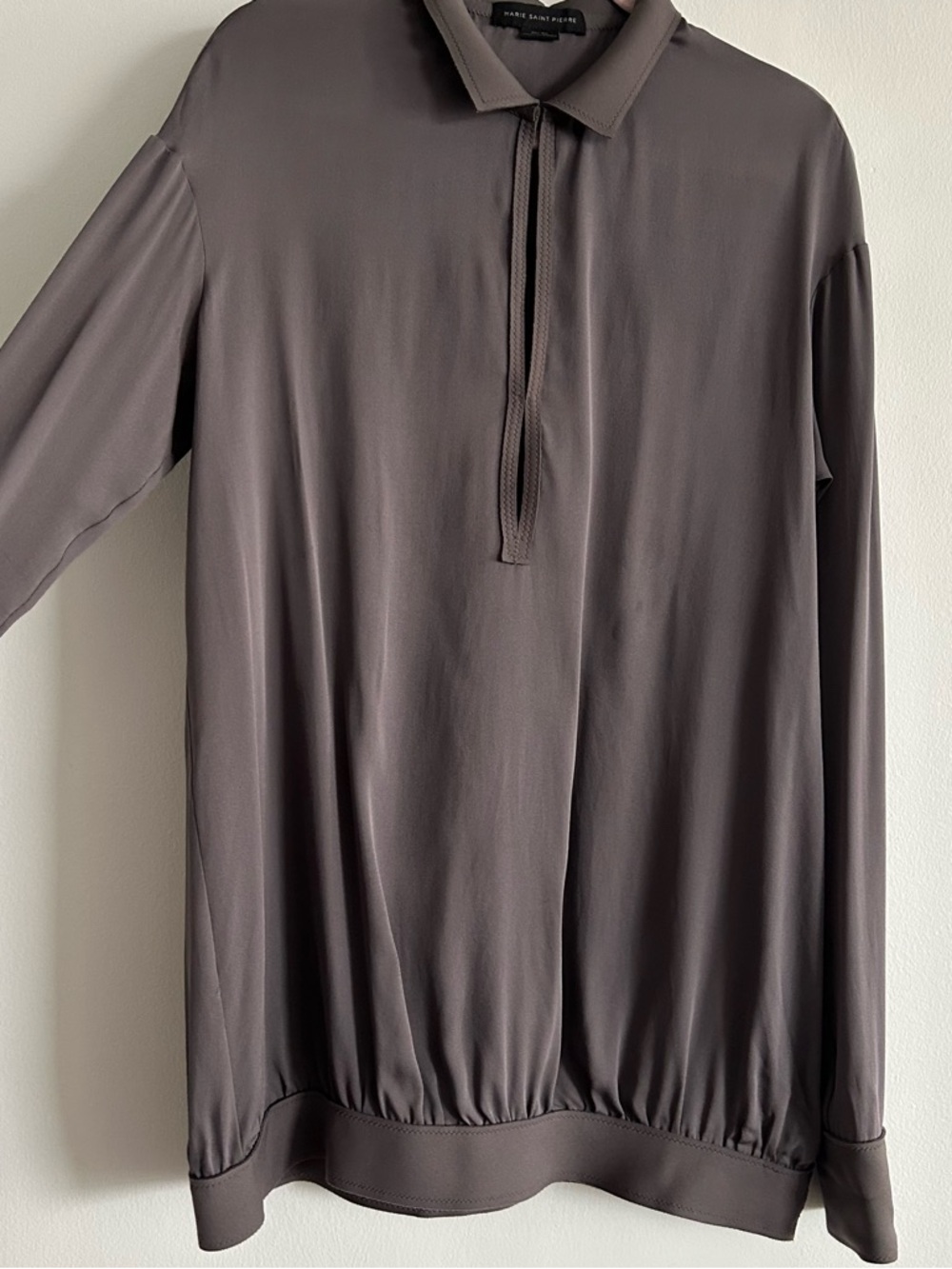 Marie Saint Pierre Equleus Stretch Silk blouse with Pleated Details